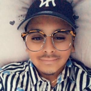 Meet your Posher, Emmanuel